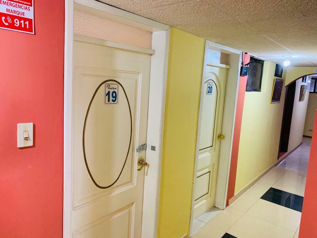 Hostal Rosita Латакунґа Екстер'єр фото
